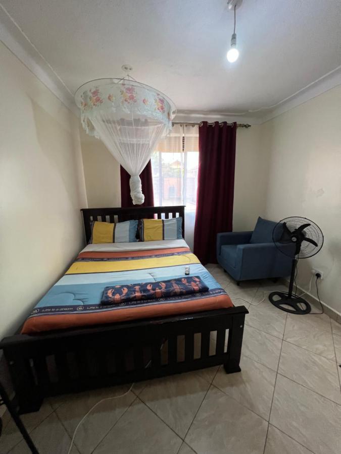 Lark Suites -Bukoto Kampala Luaran gambar