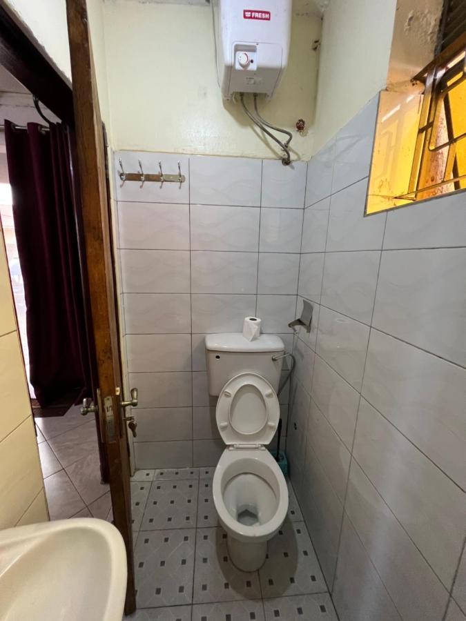 Lark Suites -Bukoto Kampala Luaran gambar